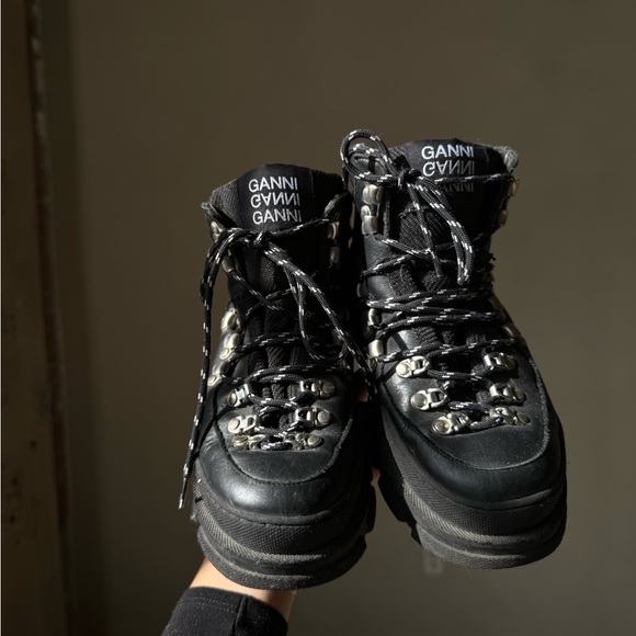 Ganni black lace up leather hiking boots size 39 - Picture 3 of 4